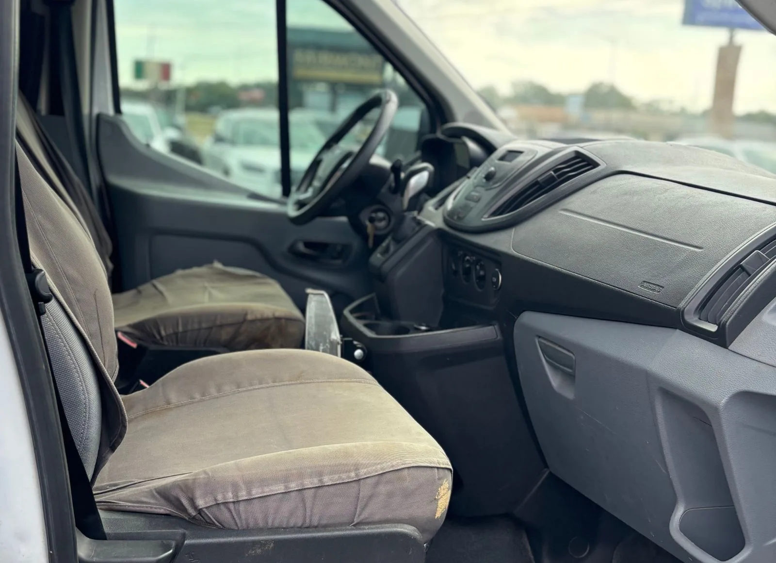 2016 Ford Transit Base - Photo 9