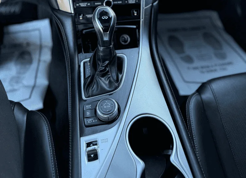 2018 INFINITI Q60 Coupe LUXE - Photo 16