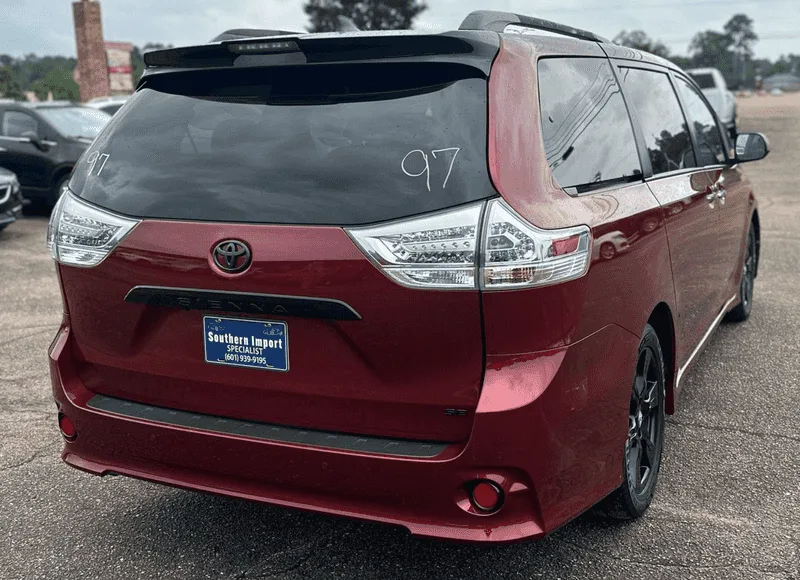 2020 Toyota Sienna SE Premium - Photo 6