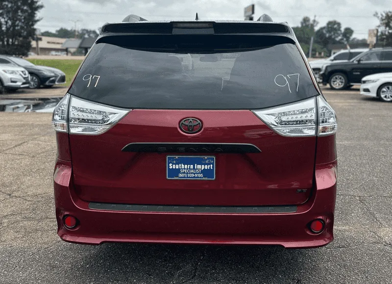 2020 Toyota Sienna SE Premium - Photo 7