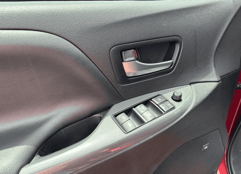 2020 Toyota Sienna SE Premium - Photo 12