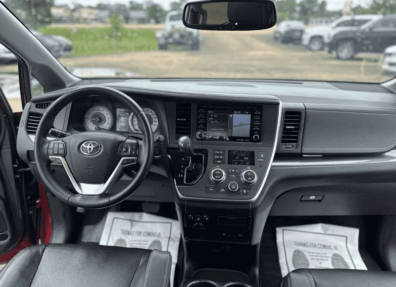 2020 Toyota Sienna SE Premium - Photo 15
