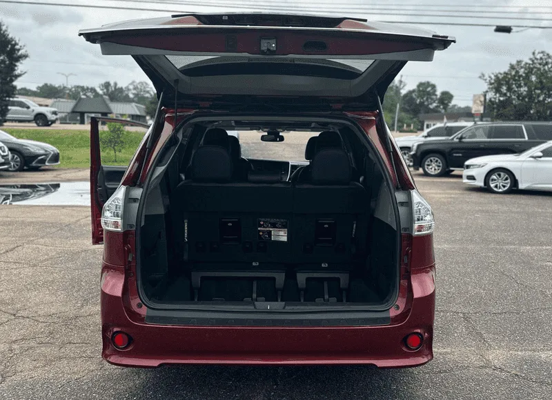 2020 Toyota Sienna SE Premium - Photo 18
